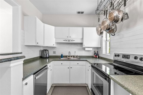 House in Orlando, Florida 3 bedrooms, 105.54 sq.m. № 1755451 - photo 10