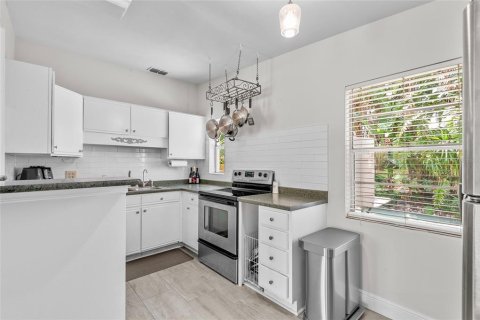 House in Orlando, Florida 3 bedrooms, 105.54 sq.m. № 1755451 - photo 9