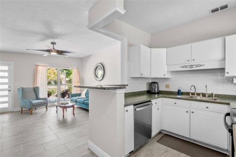 House in Orlando, Florida 3 bedrooms, 105.54 sq.m. № 1755451 - photo 7