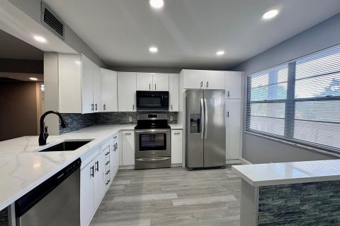 Condominio en Coconut Creek, Florida, 2 dormitorios  № 2084634
