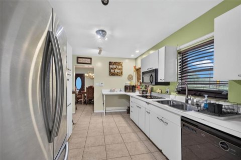 Villa ou maison à vendre à Tampa, Floride: 3 chambres, 179.58 m2 № 2354875 - photo 7