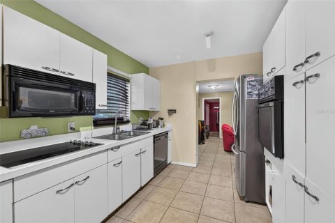 Villa ou maison à vendre à Tampa, Floride: 3 chambres, 179.58 m2 № 2354875 - photo 11