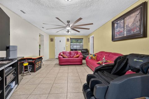 Villa ou maison à vendre à Tampa, Floride: 3 chambres, 179.58 m2 № 2354875 - photo 17