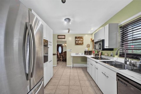 Villa ou maison à vendre à Tampa, Floride: 3 chambres, 179.58 m2 № 2354875 - photo 8