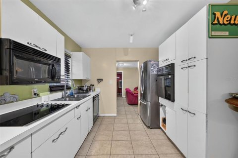 Villa ou maison à vendre à Tampa, Floride: 3 chambres, 179.58 m2 № 2354875 - photo 12