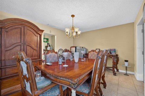 Villa ou maison à vendre à Tampa, Floride: 3 chambres, 179.58 m2 № 2354875 - photo 6