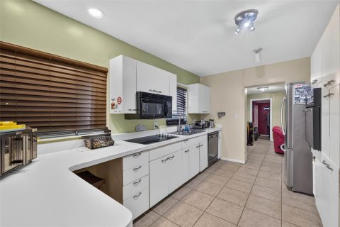 Villa ou maison à vendre à Tampa, Floride: 3 chambres, 179.58 m2 № 2354875 - photo 9