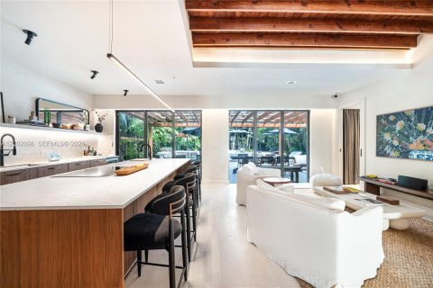 Villa ou maison à vendre à Miami Beach, Floride: 3 chambres, 168.62 m2 № 2067807 - photo 11