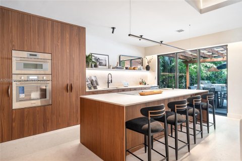 Villa ou maison à vendre à Miami Beach, Floride: 3 chambres, 168.62 m2 № 2067807 - photo 12