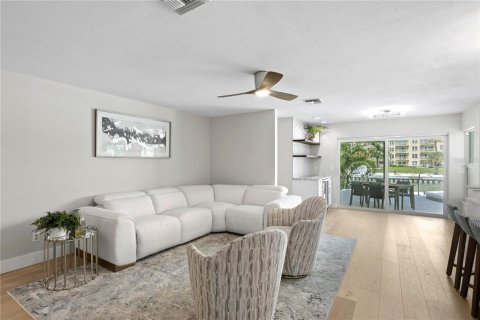 Villa ou maison à vendre à Saint Petersburg, Floride: 4 chambres, 264.49 m2 № 2389190 - photo 20