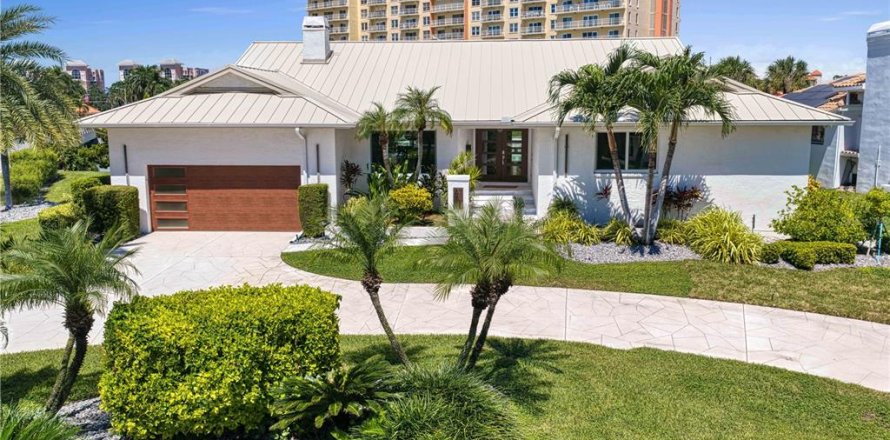Villa ou maison à Saint Petersburg, Floride 4 chambres, 264.49 m2 № 2389190
