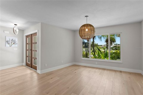 Villa ou maison à vendre à Saint Petersburg, Floride: 4 chambres, 264.49 m2 № 2389190 - photo 10