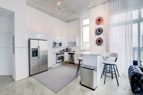 Снять в аренду кондоминиум в Майами, Флорида 2 спальни, 98.1м2, № 1956747 - фото 4