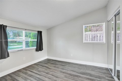 Casa en venta en Fort Lauderdale, Florida, 4 dormitorios, 131.55 m2 № 1931869 - foto 12