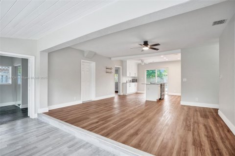 Casa en venta en Fort Lauderdale, Florida, 4 dormitorios, 131.55 m2 № 1931869 - foto 21