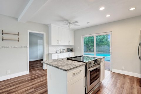 Casa en venta en Fort Lauderdale, Florida, 4 dormitorios, 131.55 m2 № 1931869 - foto 29