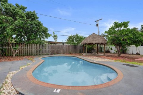 Casa en venta en Fort Lauderdale, Florida, 4 dormitorios, 131.55 m2 № 1931869 - foto 24