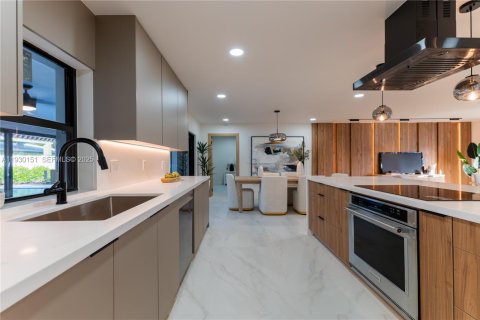 Villa ou maison à vendre à Fort Lauderdale, Floride: 3 chambres, 215.81 m2 № 1988940 - photo 16