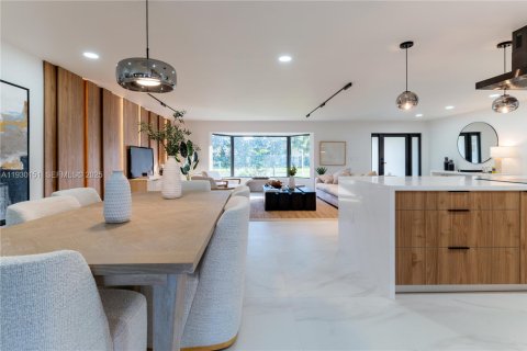 Villa ou maison à vendre à Fort Lauderdale, Floride: 3 chambres, 215.81 m2 № 1988940 - photo 3