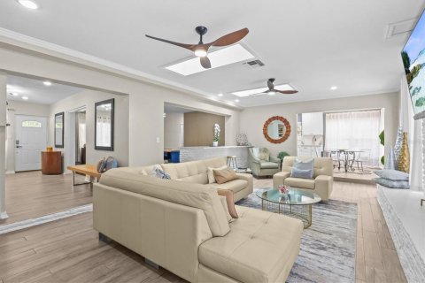 Villa ou maison à vendre à Dunedin, Floride: 6 chambres, 310.2 m2 № 2132787 - photo 12