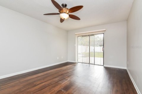 Casa en alquiler en Brandon, Florida, 4 dormitorios, 185.43 m2 № 1905070 - foto 4