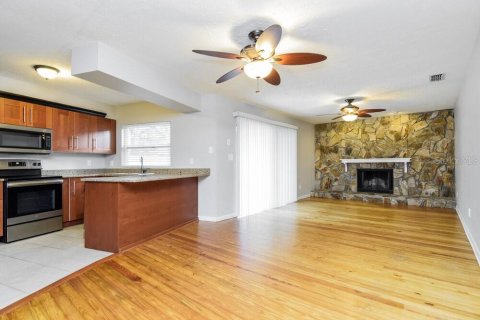 Casa en alquiler en Brandon, Florida, 4 dormitorios, 185.43 m2 № 1905070 - foto 9