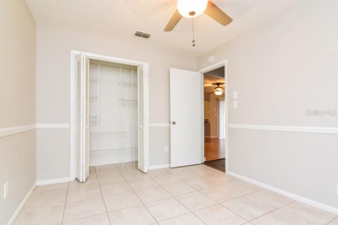 House in Brandon, Florida 4 bedrooms, 185.43 sq.m. № 1905070 - photo 13