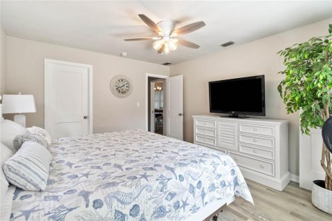 House in Venice, Florida 2 bedrooms, 139.35 sq.m. № 2097216 - photo 18
