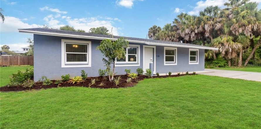 House in Venice, Florida 2 bedrooms, 139.35 sq.m. № 2097216