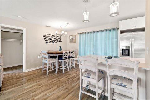 House in Venice, Florida 2 bedrooms, 139.35 sq.m. № 2097216 - photo 10