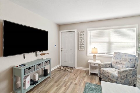 House in Venice, Florida 2 bedrooms, 139.35 sq.m. № 2097216 - photo 4