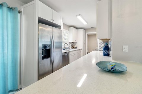 House in Venice, Florida 2 bedrooms, 139.35 sq.m. № 2097216 - photo 16