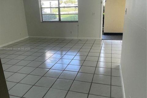 Copropriété à louer à Delray Beach, Floride: 2 chambres, 85.47 m2 № 1992889 - photo 5