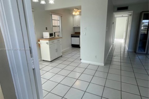 Copropriété à louer à Delray Beach, Floride: 2 chambres, 85.47 m2 № 1992889 - photo 6