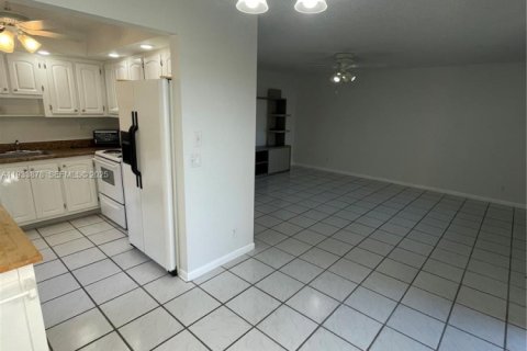Copropriété à louer à Delray Beach, Floride: 2 chambres, 85.47 m2 № 1992889 - photo 11