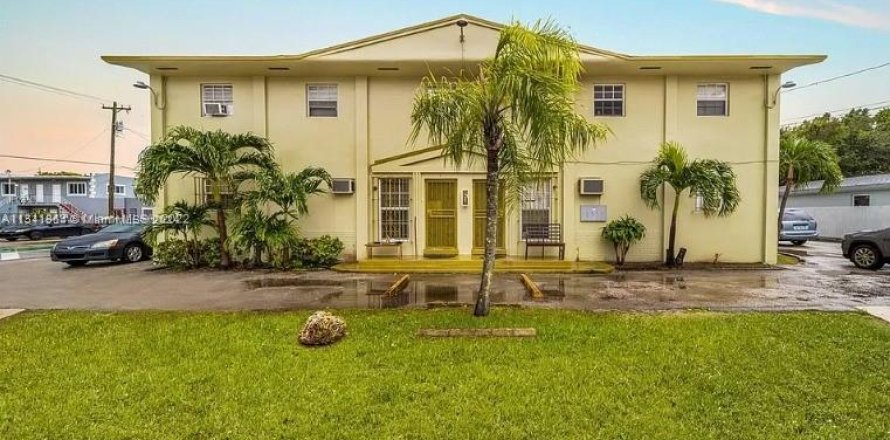 Villa ou maison à Miami, Floride 2 chambres, 271.27 m2 № 1889558