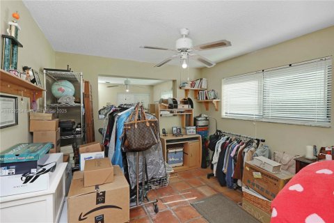House in Miami, Florida 3 bedrooms, 238.2 sq.m. № 1715232 - photo 21