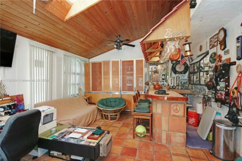 House in Miami, Florida 3 bedrooms, 238.2 sq.m. № 1715232 - photo 15