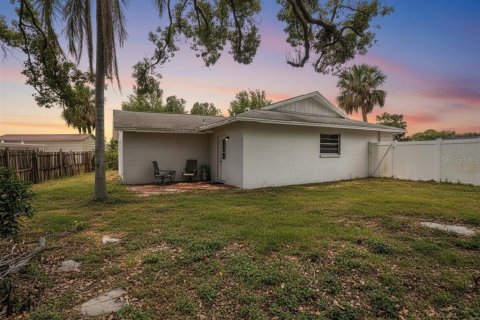 House in Tampa, Florida 3 bedrooms, 149.2 sq.m. № 2151072 - photo 28