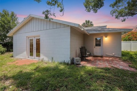 House in Tampa, Florida 3 bedrooms, 149.2 sq.m. № 2151072 - photo 26