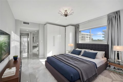 Купить кондоминиум в Бей-Харбор-Айлендс, Флорида 2 спальни, 144.46м2, № 2043520 - фото 6