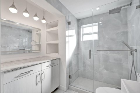 Купить кондоминиум в Бей-Харбор-Айлендс, Флорида 2 спальни, 144.46м2, № 2043520 - фото 10