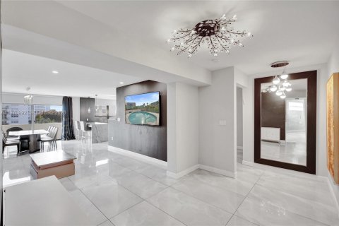 Купить кондоминиум в Бей-Харбор-Айлендс, Флорида 2 спальни, 144.46м2, № 2043520 - фото 27