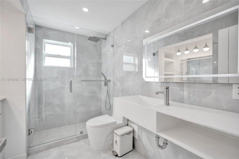 Купить кондоминиум в Бей-Харбор-Айлендс, Флорида 2 спальни, 144.46м2, № 2043520 - фото 9