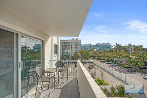 Купить кондоминиум в Бей-Харбор-Айлендс, Флорида 2 спальни, 144.46м2, № 2043520 - фото 29