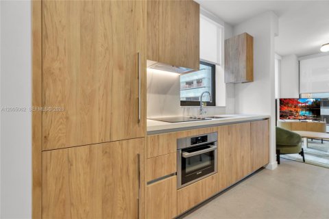 Copropriété à louer à Miami, Floride: 2 chambres, 75.25 m2 № 2184574 - photo 9