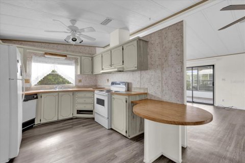 Villa ou maison à vendre à Wildwood, Floride: 2 chambres, 106.28 m2 № 1777405 - photo 11
