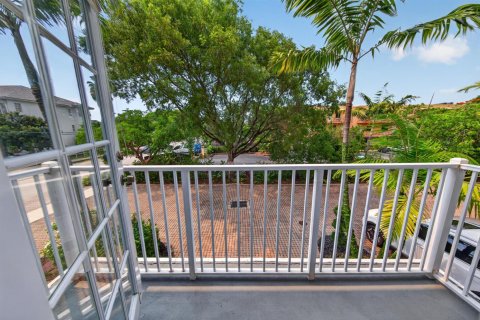 Adosado en venta en Wilton Manors, Florida, 4 dormitorios, 258.73 m2 № 2190255 - foto 6