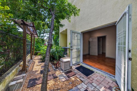 Adosado en venta en Wilton Manors, Florida, 4 dormitorios, 258.73 m2 № 2190255 - foto 27