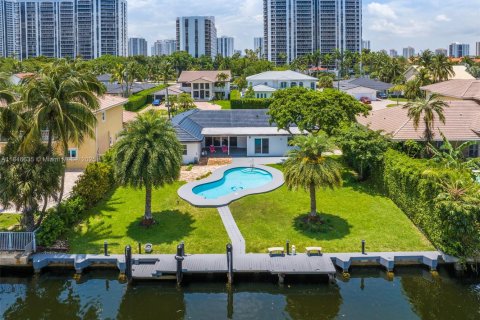 Villa ou maison à vendre à Hallandale Beach, Floride: 3 chambres, 228.73 m2 № 1935748 - photo 5